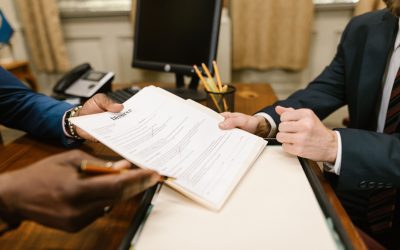 Más allá del Acta Constitutiva: Por qué la Arquitectura Corporativa es el Verdadero Escudo de tu Negocio en Guatemala